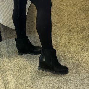 Sorel Joan of arctic Chelsea III boots